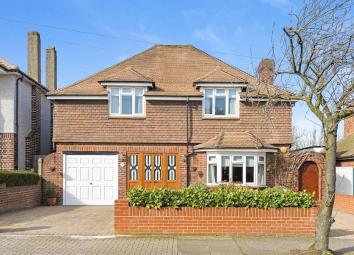 Detached house For Sale in Orpington