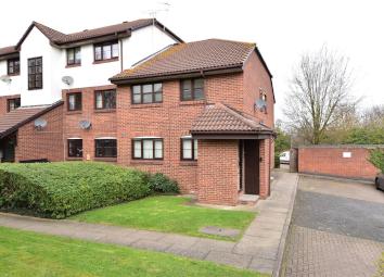 Flat For Sale in Greenhithe