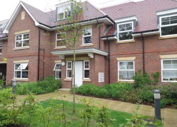 Flat To Rent in Ascot