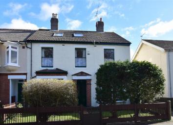 Detached house For Sale in Dartford