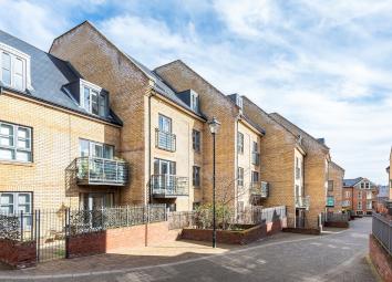 Flat For Sale in Hitchin