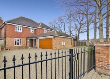6 Bedroom Detached house to rent