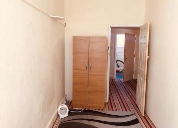 Detached house To Rent in Surbiton