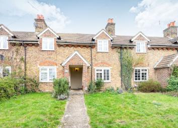 Terraced house For Sale in Woking