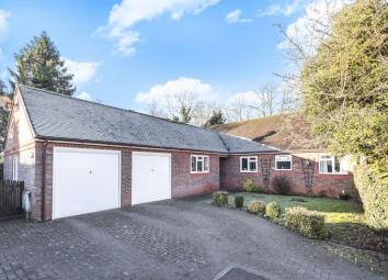 Detached bungalow For Sale in Oxford