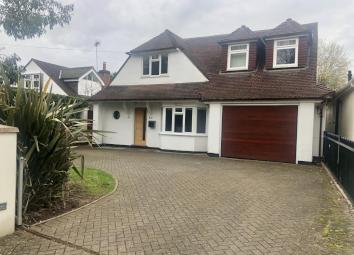 Detached house For Sale in Ascot