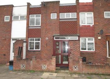 Terraced house For Sale in Ilford