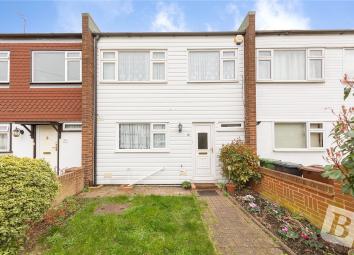 Terraced house For Sale in Romford