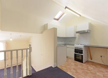 Studio To Rent in Thornton Heath