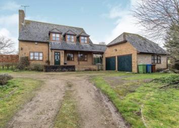 Detached house For Sale in Faversham