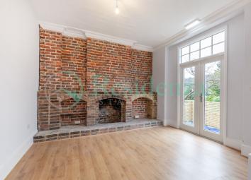 Flat To Rent in Caterham