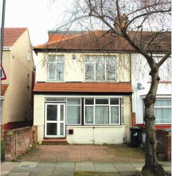 End terrace house For Sale in Greenford