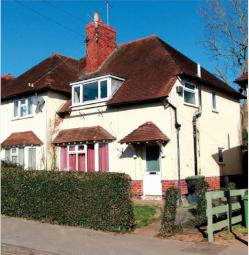 Semi-detached house For Sale in Stratford-upon-Avon