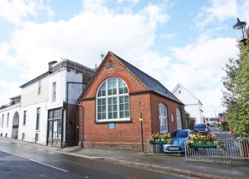 2 Bedroom Semi-detached house to rent