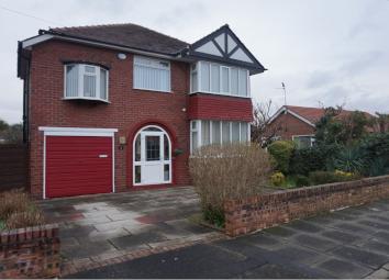 Detached house For Sale in Sale