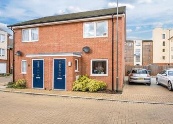 Semi-detached house For Sale in Aylesbury