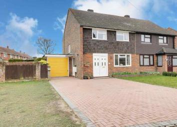 Semi-detached house For Sale in Tadley