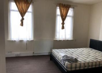 Terraced house To Rent in Enfield