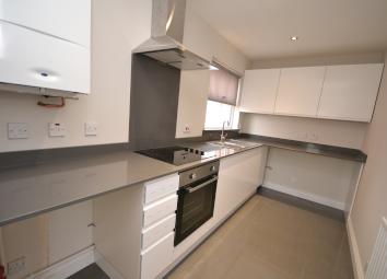 Semi-detached bungalow To Rent in Nottingham