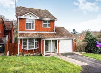 Detached house For Sale in Redditch