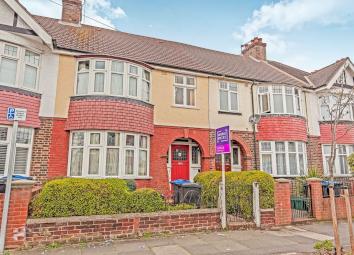 Terraced house For Sale in Mitcham
