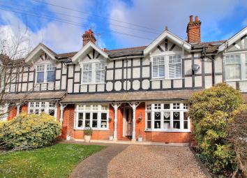 Detached house For Sale in Farnborough
