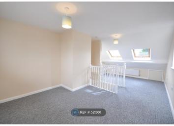 Semi-detached house To Rent in Croydon