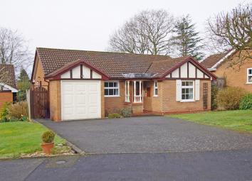 Detached bungalow For Sale in Bromsgrove