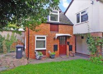 Semi-detached house To Rent in Newent