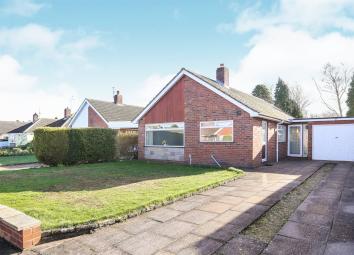 Detached bungalow For Sale in Wolverhampton