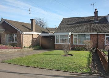 Semi-detached bungalow For Sale in Leicester