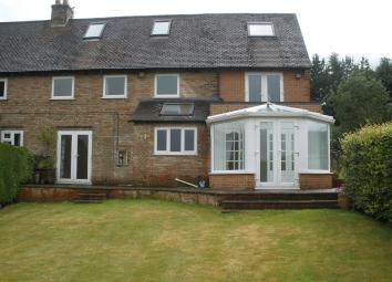 Semi-detached house To Rent in Moreton-in-Marsh