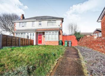 Semi-detached house For Sale in Tipton