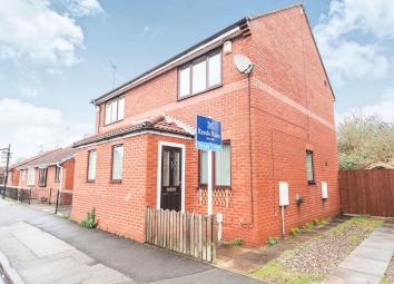Semi-detached house To Rent in Hull