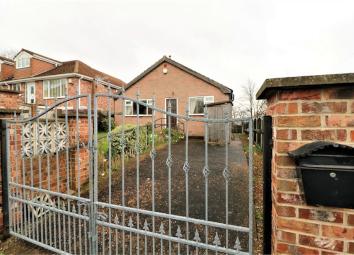 Detached bungalow For Sale in Barnsley