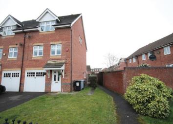 Town house For Sale in Crewe