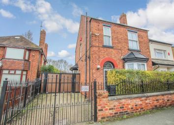 Detached house For Sale in Bilston
