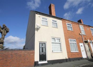 Terraced house For Sale in Rowley Regis
