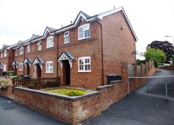 Terraced house For Sale in Whitchurch