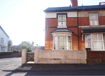 End terrace house To Rent in Dudley