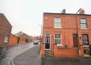 End terrace house For Sale in Newton-Le-Willows