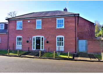 Country house For Sale in Droitwich