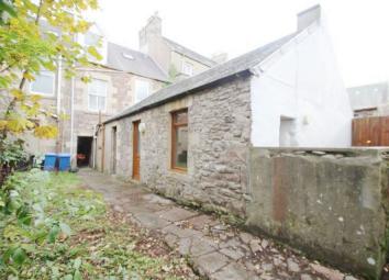 Cottage For Sale in Lanark