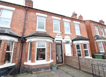 Terraced house For Sale in Worcester