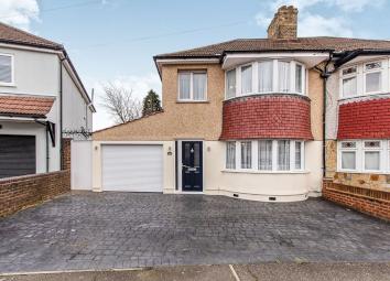 Semi-detached house For Sale in Welling
