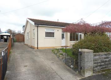 Semi-detached bungalow For Sale in Aberdare