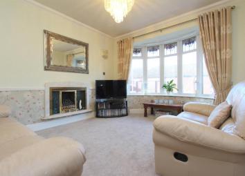 Detached bungalow For Sale in Poulton-Le-Fylde