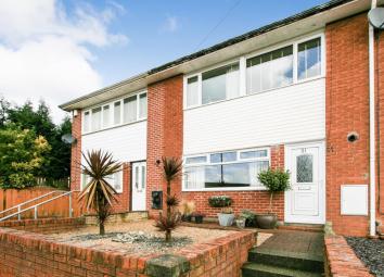 Terraced house For Sale in Dronfield