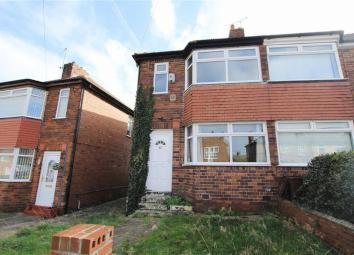 Semi-detached house For Sale in Bagillt