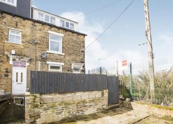 End terrace house For Sale in Halifax